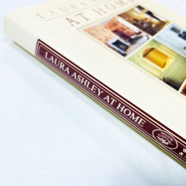 ローラ・アシュレイの6軒の邸宅「Laura Ashley at Home」
