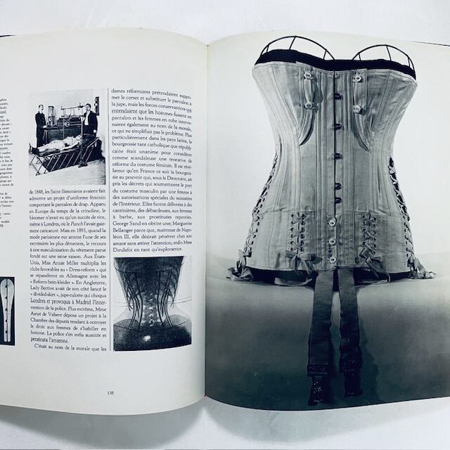女の下着の歴史／セシル・サンローラン「Histoire Imprevue des Dessous Feminins」