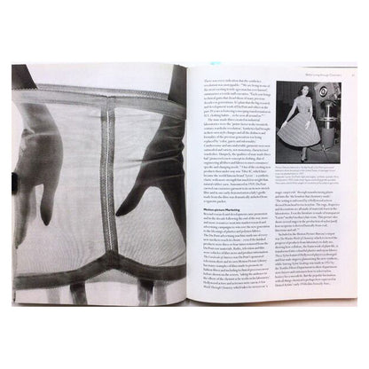 Nylon: The Story of a Fashion Revolution（ナイロンの歴史）