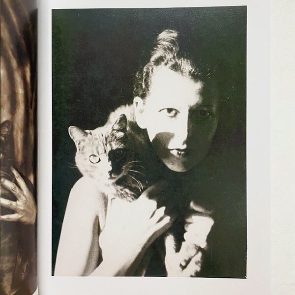 【新本】Exist Otherwise: The Life and Works of Claude Cahun / クロード・カーアンの生涯と作品