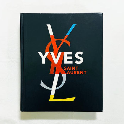 イヴ・サンローラン作品集「Yves Saint-Laurent」2010年プティ・パレでの展覧会