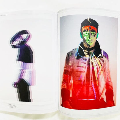 10人のキュレーターによる100人のデザイナー「Pattern: 100 Fashion Designers, 10 Curators」