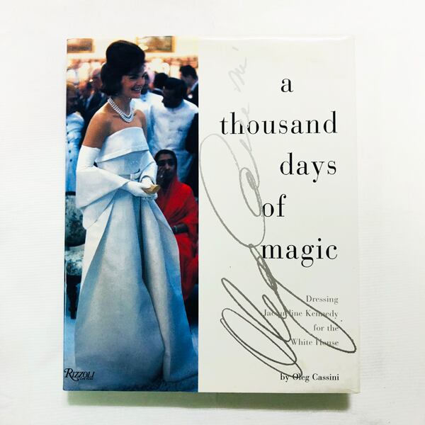 カッシーニのジャッキー・ルック「A Thousand Days of Magic: Dressing Jacqueline Kennedy..」