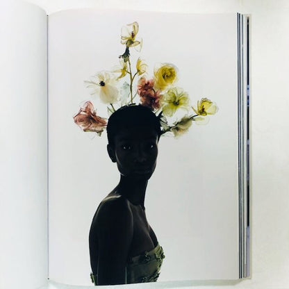 ディオールの帽子「Dior Hat: from Christian Dior to Stephen Jones」