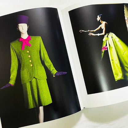 イヴ・サンローラン作品集「Yves Saint-Laurent」2010年プティ・パレでの展覧会