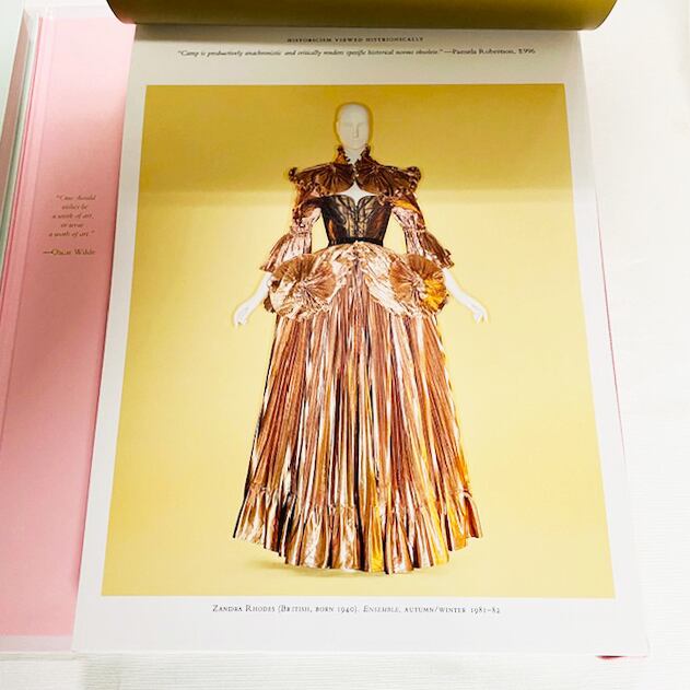 CAMP: Notes on Fashion / メトロポリタン・ミュージアム企画展 図録