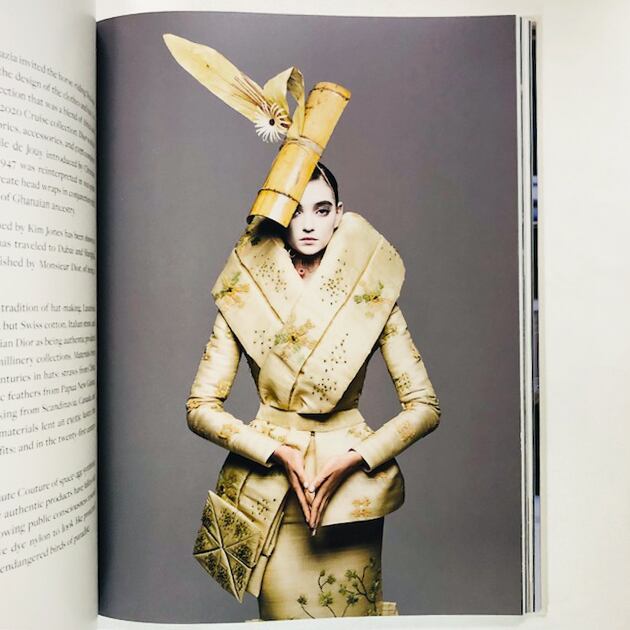 ディオールの帽子「Dior Hat: from Christian Dior to Stephen Jones」