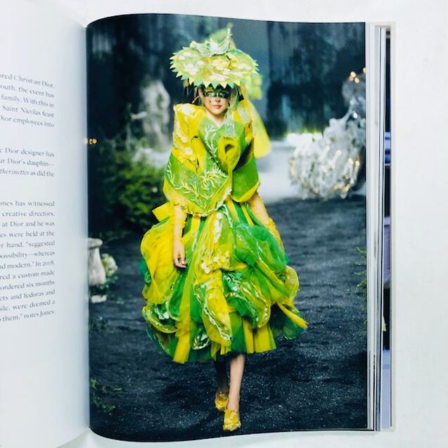ディオールの帽子「Dior Hat: from Christian Dior to Stephen Jones」