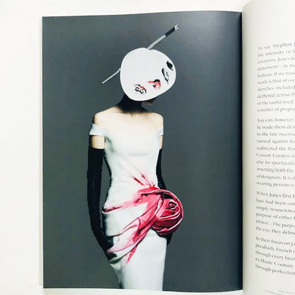 ディオールの帽子「Dior Hat: from Christian Dior to Stephen Jones」