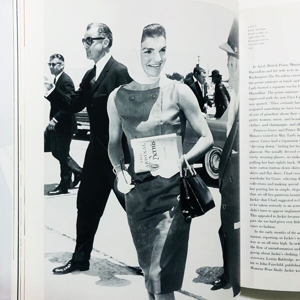 カッシーニのジャッキー・ルック「A Thousand Days of Magic: Dressing Jacqueline Kennedy..」