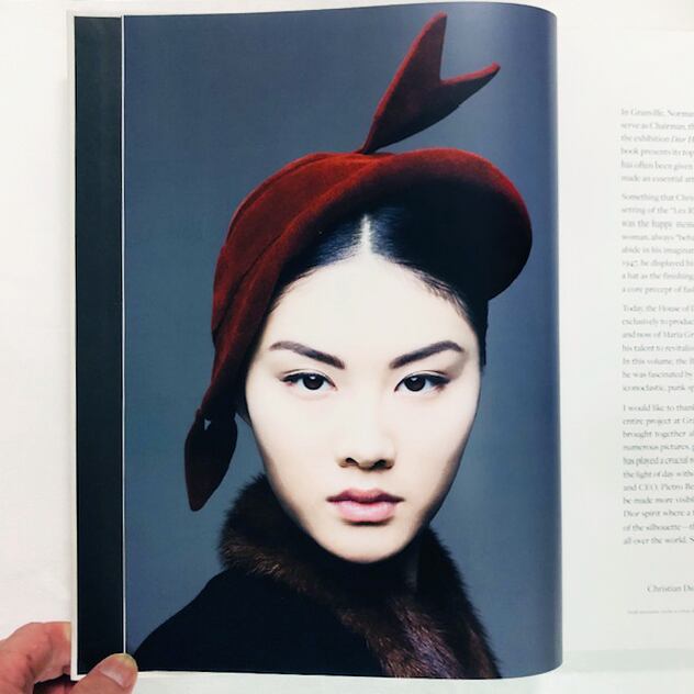 ディオールの帽子「Dior Hat: from Christian Dior to Stephen Jones」