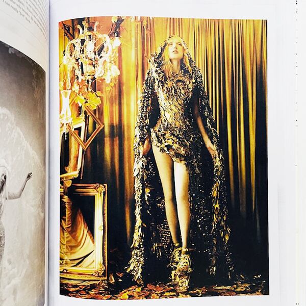 10人のキュレーターによる100人のデザイナー「Pattern: 100 Fashion Designers, 10 Curators」