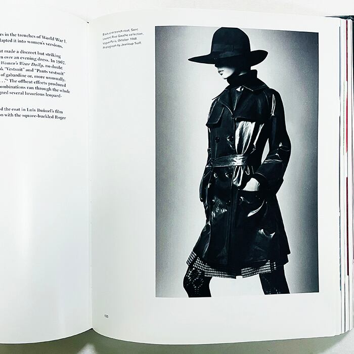 イヴ・サンローラン作品集「Yves Saint-Laurent」2010年プティ・パレでの展覧会