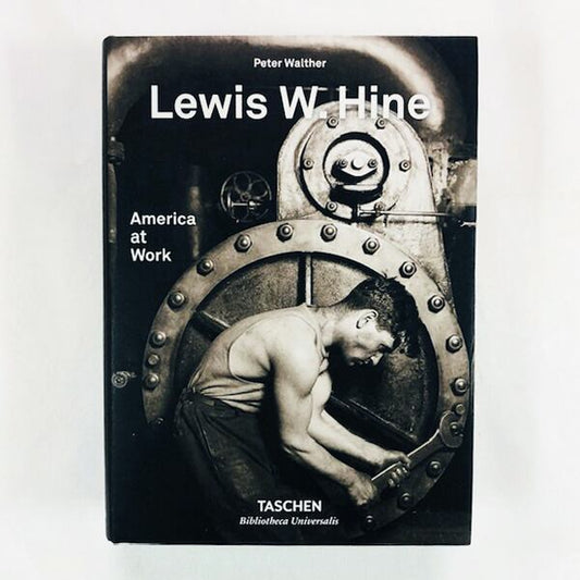 Lewis W. Hine: America at Work / ルイス・ハイン写真集【ｼｭﾘﾝｸ未開封新本】