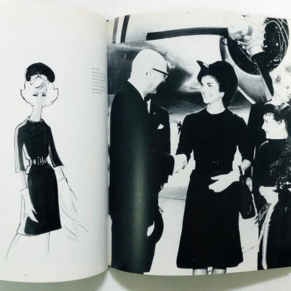 カッシーニのジャッキー・ルック「A Thousand Days of Magic: Dressing Jacqueline Kennedy..」