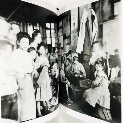 Lewis W. Hine: America at Work / ルイス・ハイン写真集【ｼｭﾘﾝｸ未開封新本】