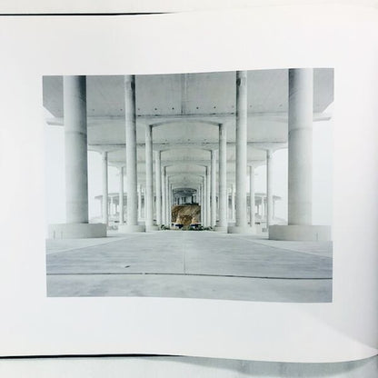 エドガー・マーティンス写真集「edgar martins: when light casts no shadow」