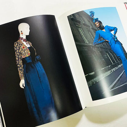 イヴ・サンローラン作品集「Yves Saint-Laurent」2010年プティ・パレでの展覧会