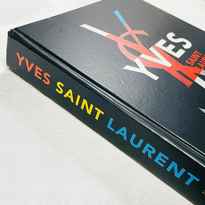 イヴ・サンローラン作品集「Yves Saint-Laurent」2010年プティ・パレでの展覧会